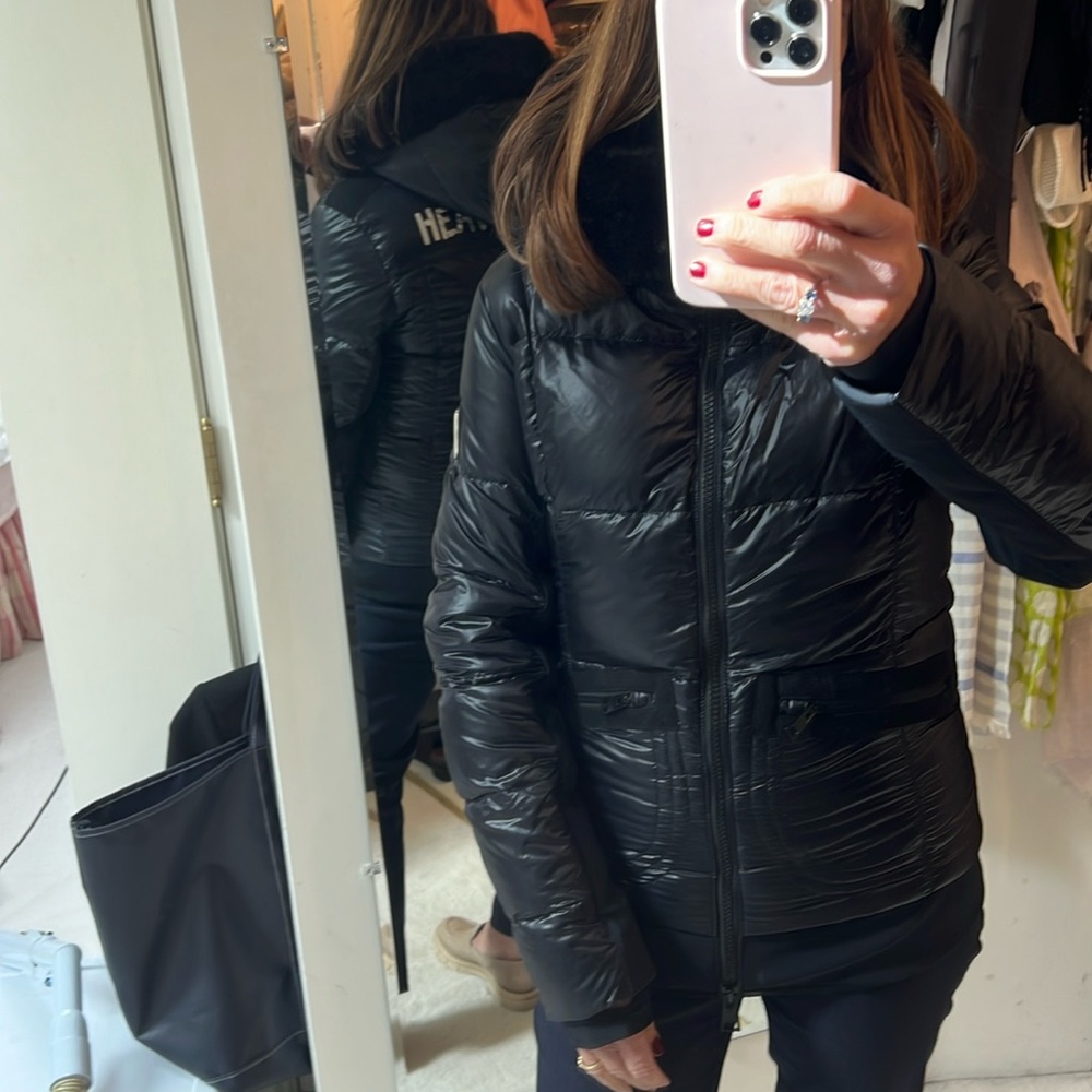 Authentic Rossignol Createur ski jacket in black. In like new condition